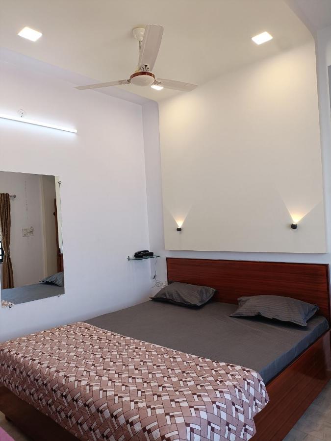 Hotel Jb Star Māndvi Exteriér fotografie