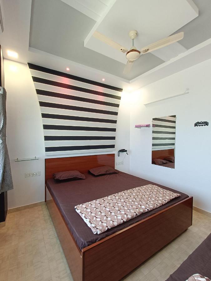 Hotel Jb Star Māndvi Exteriér fotografie